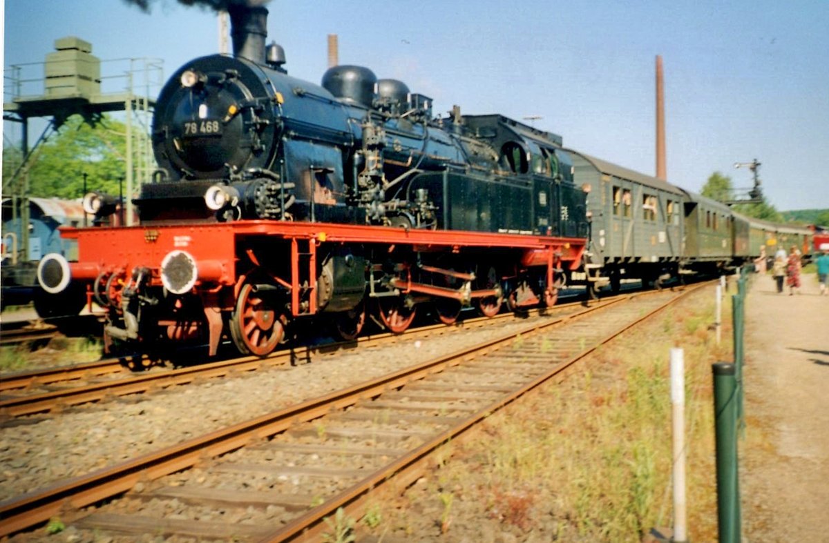 Am 17 April 1999 treft 78 468 mit ein Sonderzug in Bochum-Dahlhausen ein. 