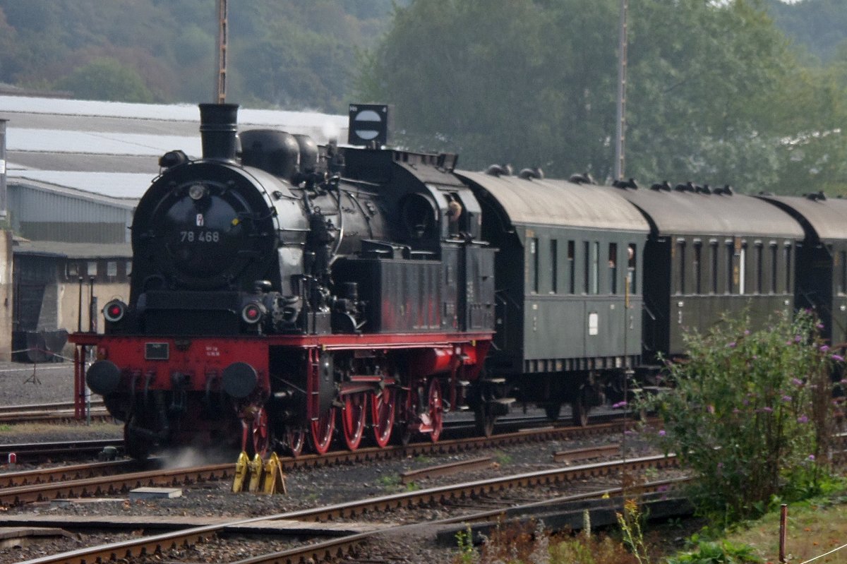 Am 17 September 2016 treft 78 468 mit ein Sonderzug in Bochum-Dahlhausen ein.