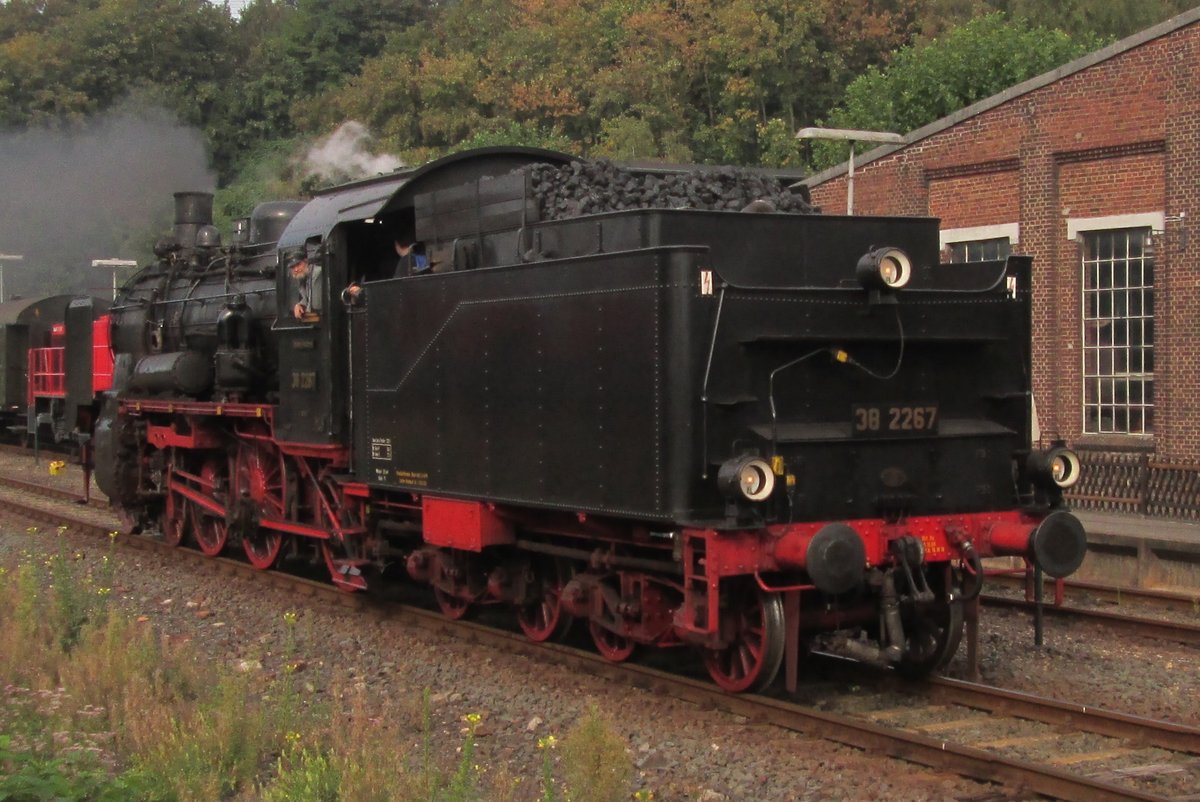 Am 17 September 2016 war 38 2267 aktiv in Bochum-Dahlhausen. 