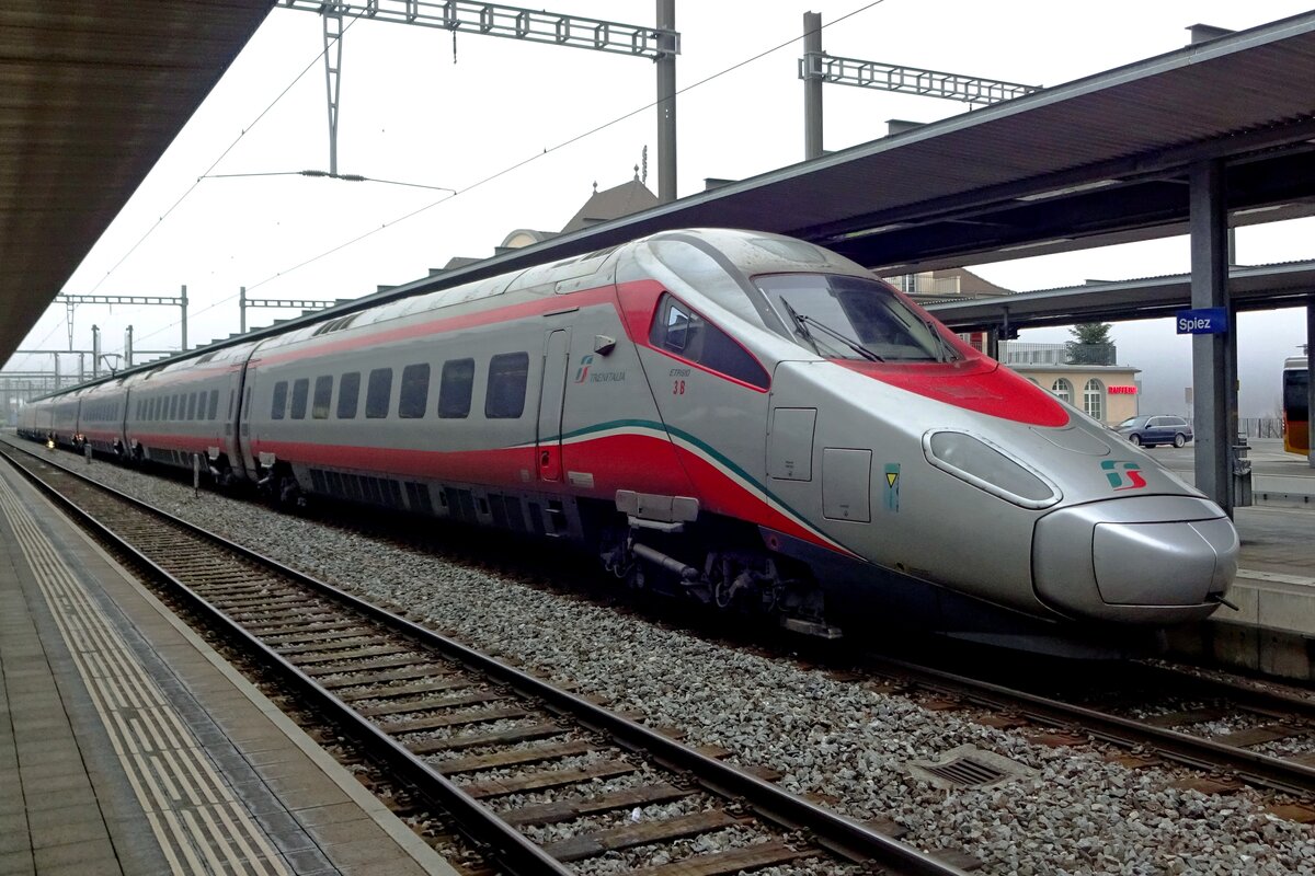 Am 2 Jänner 2020 steht ETR 610-003 in Spiez.