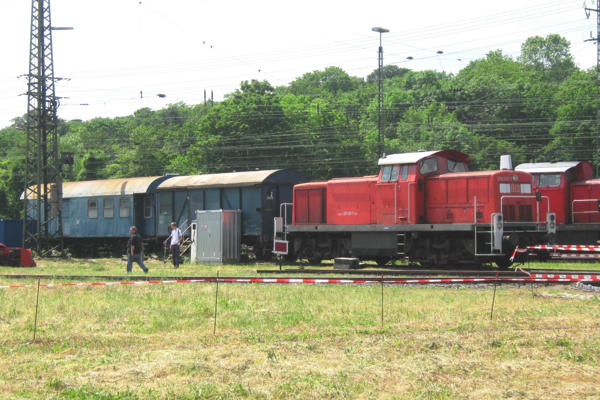 Am 2 Juni 2012 wurde 290 001 ins Bw Koblenz-Lützel fotografiert.