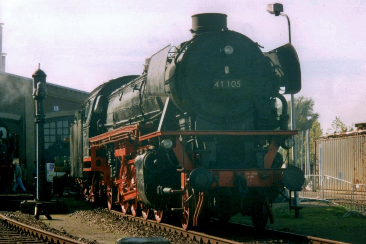 Am 21 Oktober 2005 steht 41 105 ins SSN Depot von Rotterdam Noord-Goederen. 