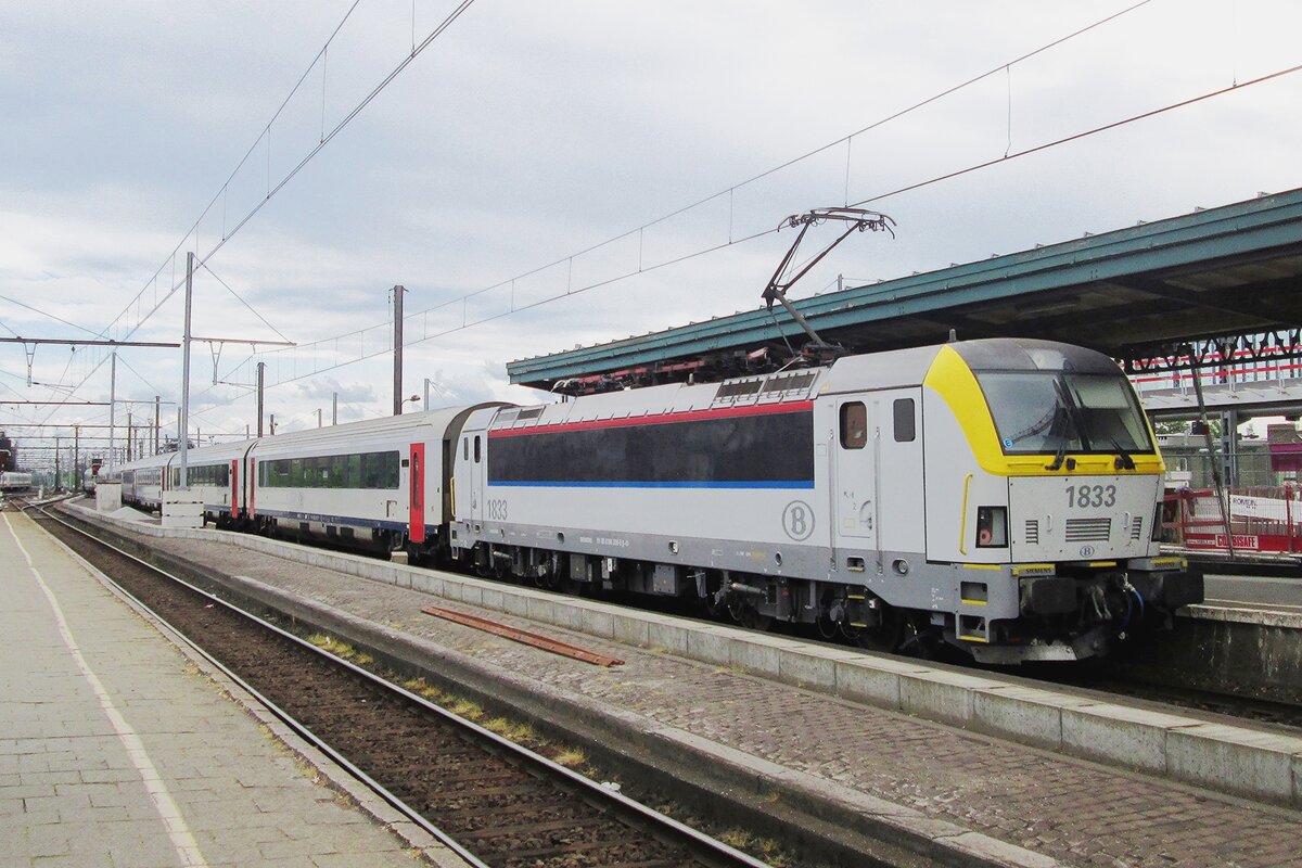 Am 22 Juli 2014 ist NMBS 1833 mit ein IC aus Eupen in Gent Sint-Pieters eingetroffen.