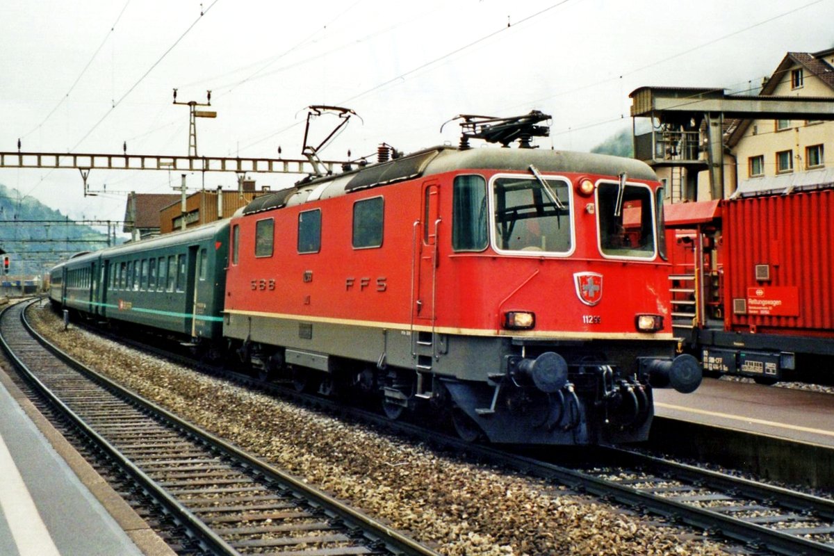 Am 26 Mai 2007 legt SBB 11299 mit deren IR nach Chiasso ein Halt in Erstfeld ein.