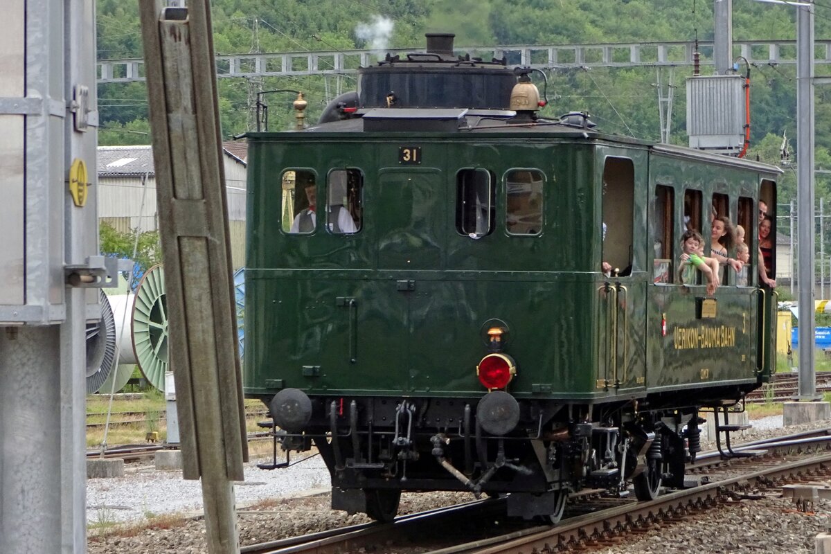 Am 26 Mai 2019 t�fft der CZm 1/2 Uebb-31 als Pendeltriebwagen  aus das Depot der Verein Mikado 1244 in Brugg nach Bahnhof Brugg AG w�hrend das Pfingstendampdwochenende. 