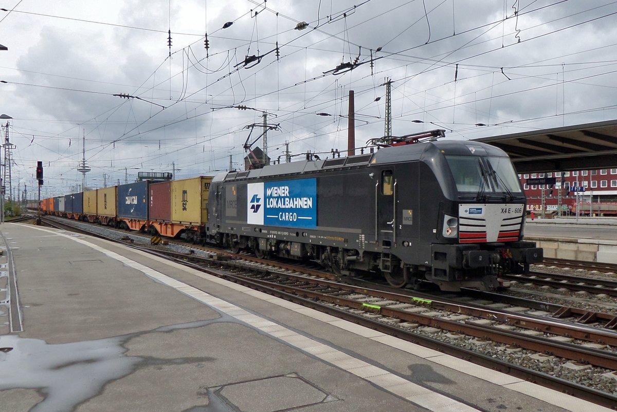 Am 27 April 2016 durchfahrt WLC 193 606 Bremen Hbf.