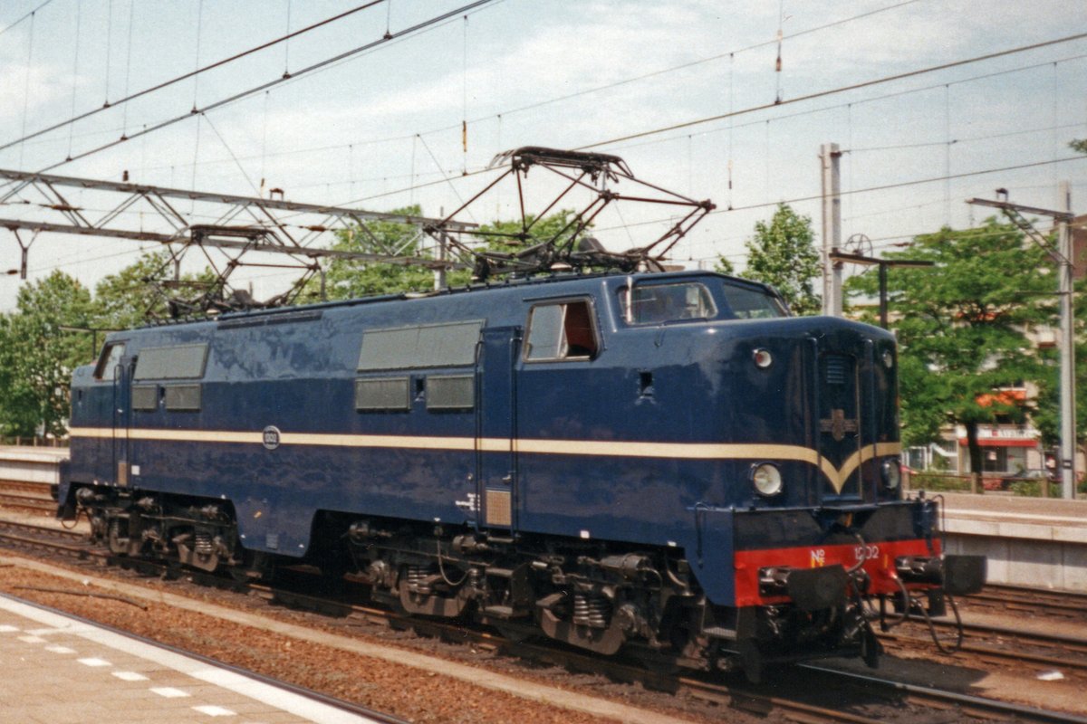 Am 28 Mai 1999 steht NS 1202 in Venlo. 