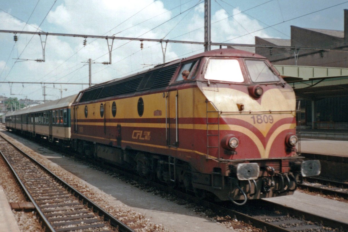 Am 3 Augustus 1999 verlässt CFL 1809 Luxembourg Gare. 