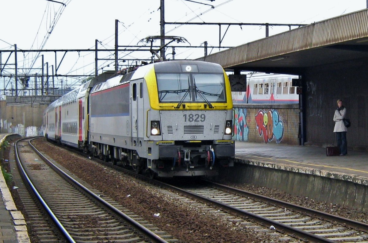 Am 30 Mai 2013 treft 1829 in Antwerpen-Berchem ein.