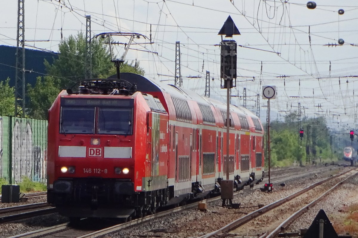 Am 31 Mai 2019 treft 146 112 auf Gegengleis in Bad Krozingen ein. Grund dafür war eine Testfahrt mit ein SBB Giruna Triebzug, der etwa irrtummlich durchgefürt wurde.