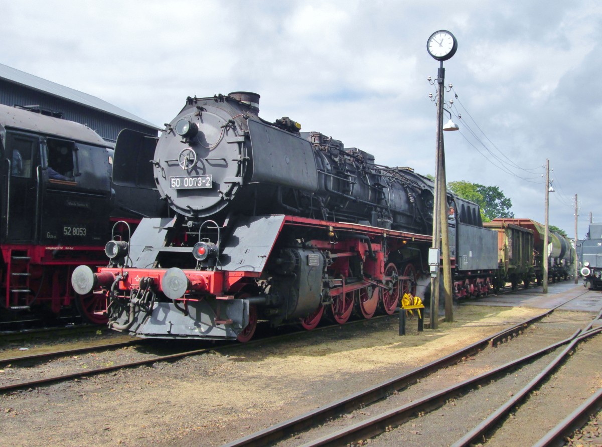 Am 6 September 2015 steht 50 0073 bei der VSM mit ein Fotoguterzug in Beekbergen.