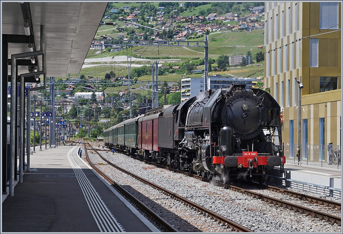 Am 8. Juni 2019 bot die Association 141 R 568 eine Dampfzug zum  Schweizer Dampffestival 2019  der Blonay-Chamby Bahn an, der welcher von Vallorbe via Genève nach Vevey fuhr, um den Fahrgästen wie gewohnt auch kulinarisch Auserlesenes zu bieten. 
In Vevey bestand Anschluss mit einem Blonay-Chamby-Extrazug nach Chaulin, die Rückfahrt erfolgt via Morges. 

Das Bild zeigt den in Vevey angekommen Dampfzug beim Manöveriren.  

8. Juni 2019