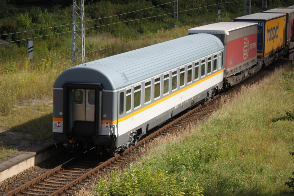 am Ende des KLV-Zuges Verona-Rostock hing der ALEX-Bmz.Gesehen am 13.08.2017 in Rostock-Kassebohm