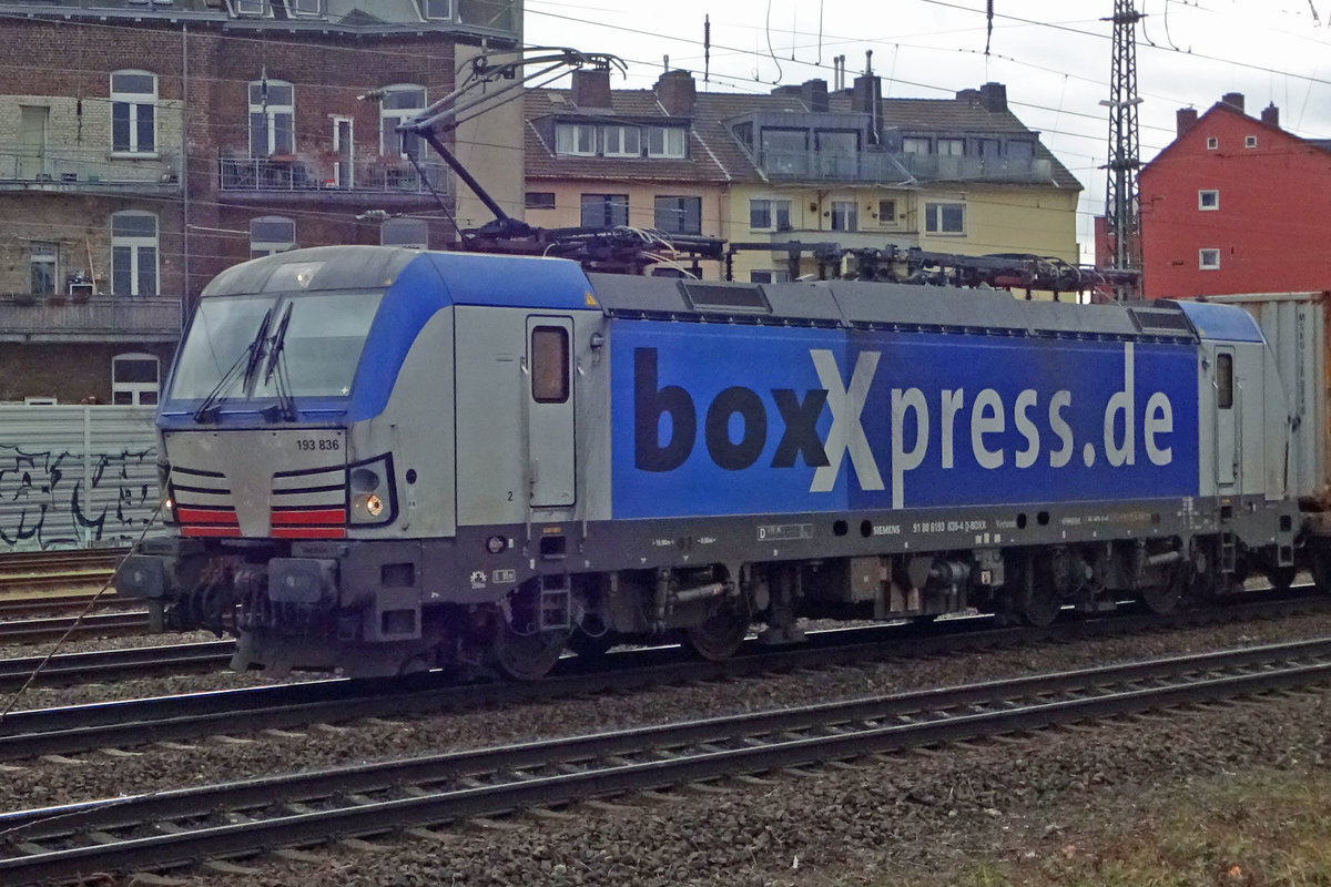 Am grauen 20.Februar 2020 durchfahrt BoxXpress 193 836 Kln West.