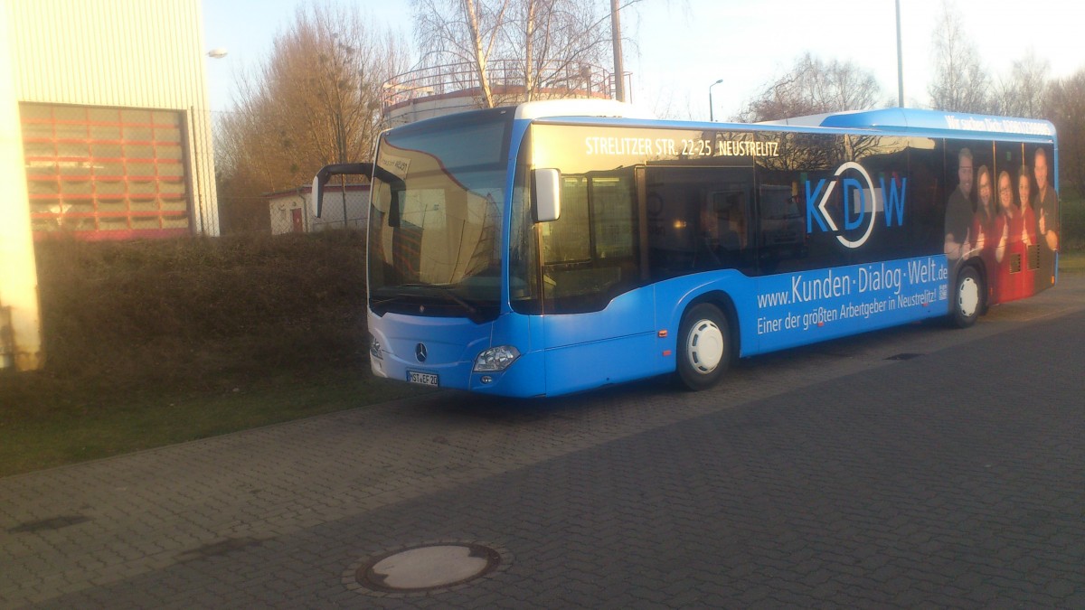 ....am Mercedes Autohaus in NB dieser Citaro Low Entry
.......auch in Neustrelitz werden jetzt die alten Citaro gegen diese hoch Modernen Busse ausgetauscht 