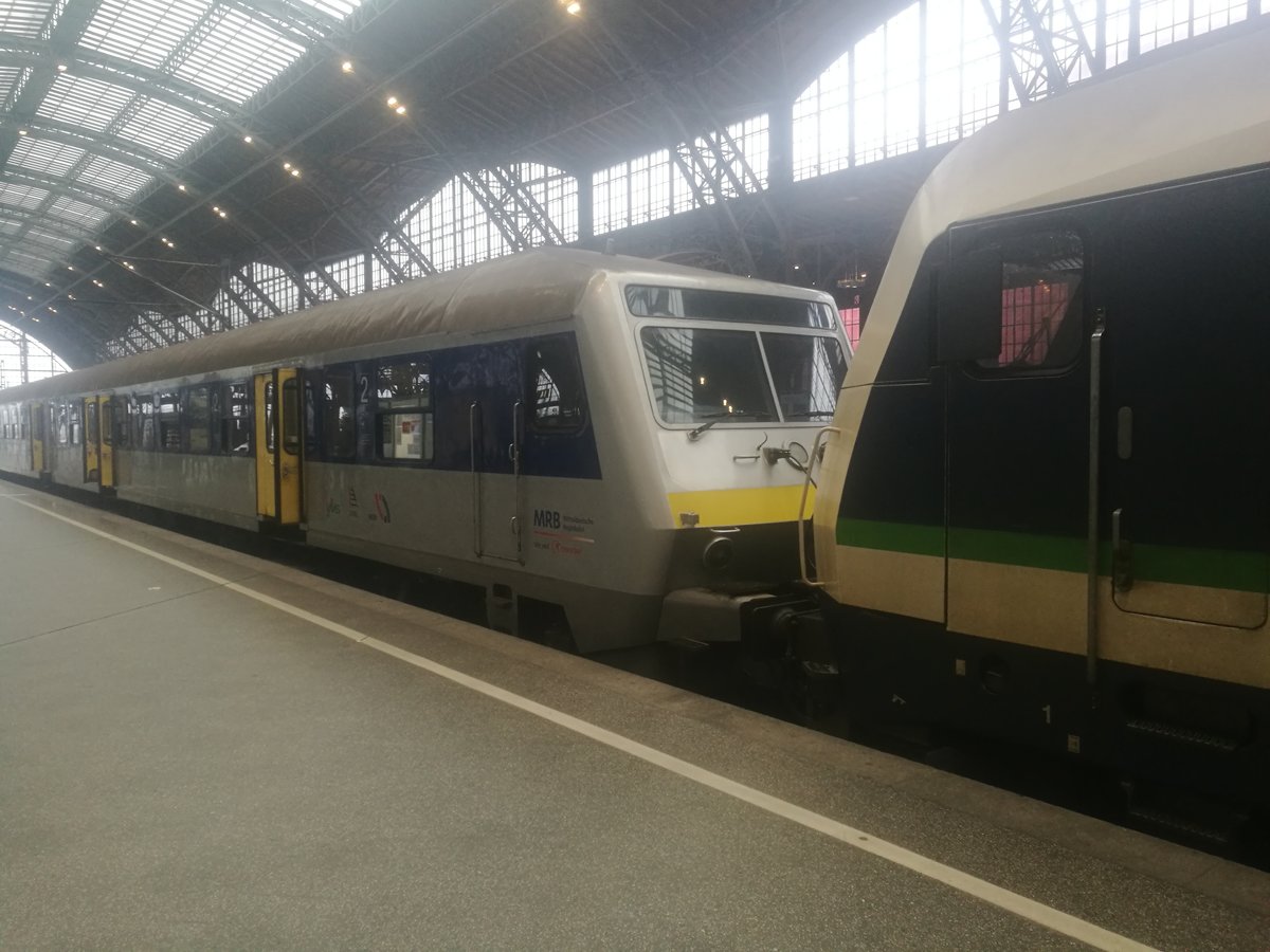 Am RE6 hing am 1.3.19 ein weiterer Steuerwagen dranne, damit die 5-Wagen-Garnitur vollstndig ist.