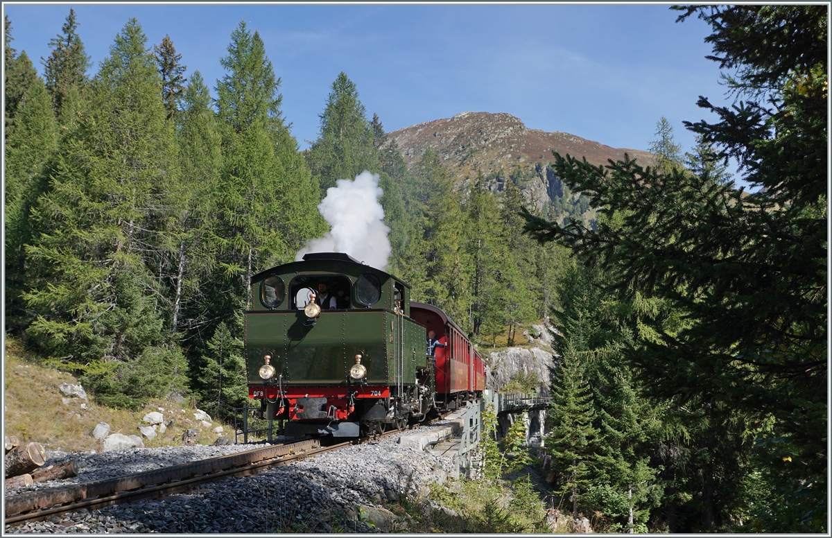 An der Stelle, an welcher am Vormittag die Gm 4/4 61 fotografiert wurde (Bild ID 749883) konnte um die Mittagszeit die HG 4/4 704 auf der Fahrt nach Oberwald festgehalten werden.

30. September 2021 