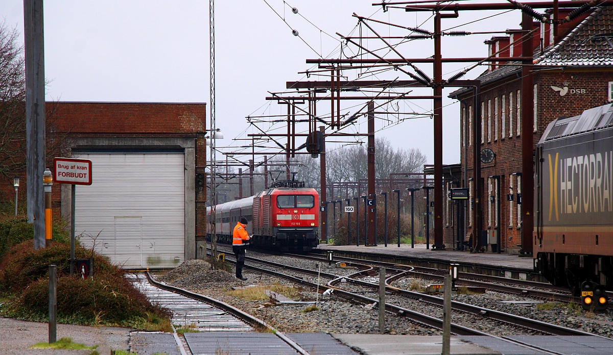 Ankunft D 304 aus Innsbruck heute mit Dotra 112 166 + 112 159. Pattburg/DK 05.02.2023