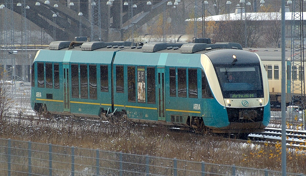 Arriva Lint 41 AR 06(neue Bezeichnung AR 1006 AB)bei der Einfahrt in Aarhus. 25.11.2010