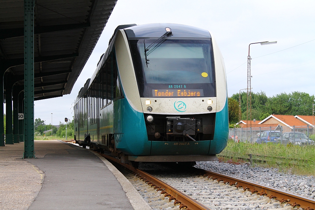 Arriva Lint II AR 2047 aufgenommen im Bhf Tønder. 08.06.2013