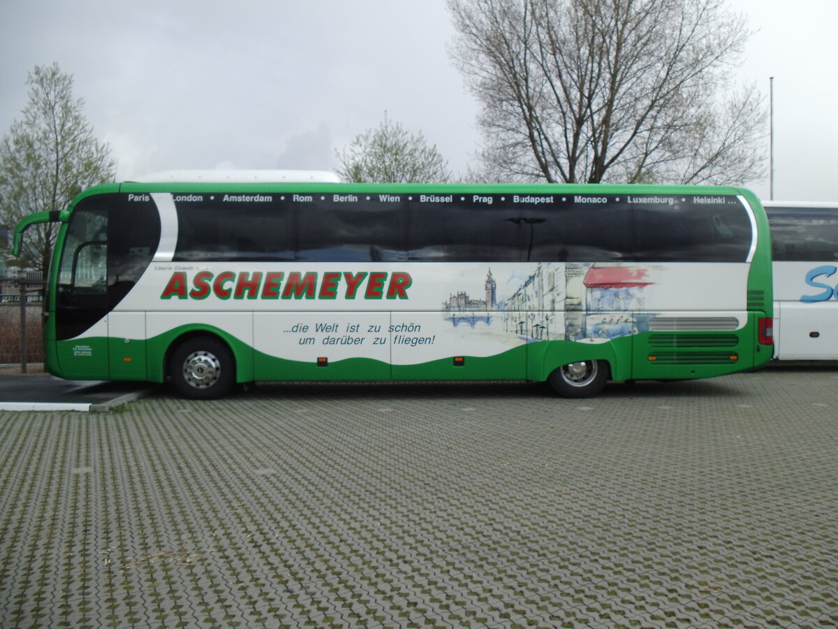 Aschemeyer, Lbbecke - MAN Lion's Coach am 24. April 2016 in Hamburg (Aufnahme: Martin Beyer)