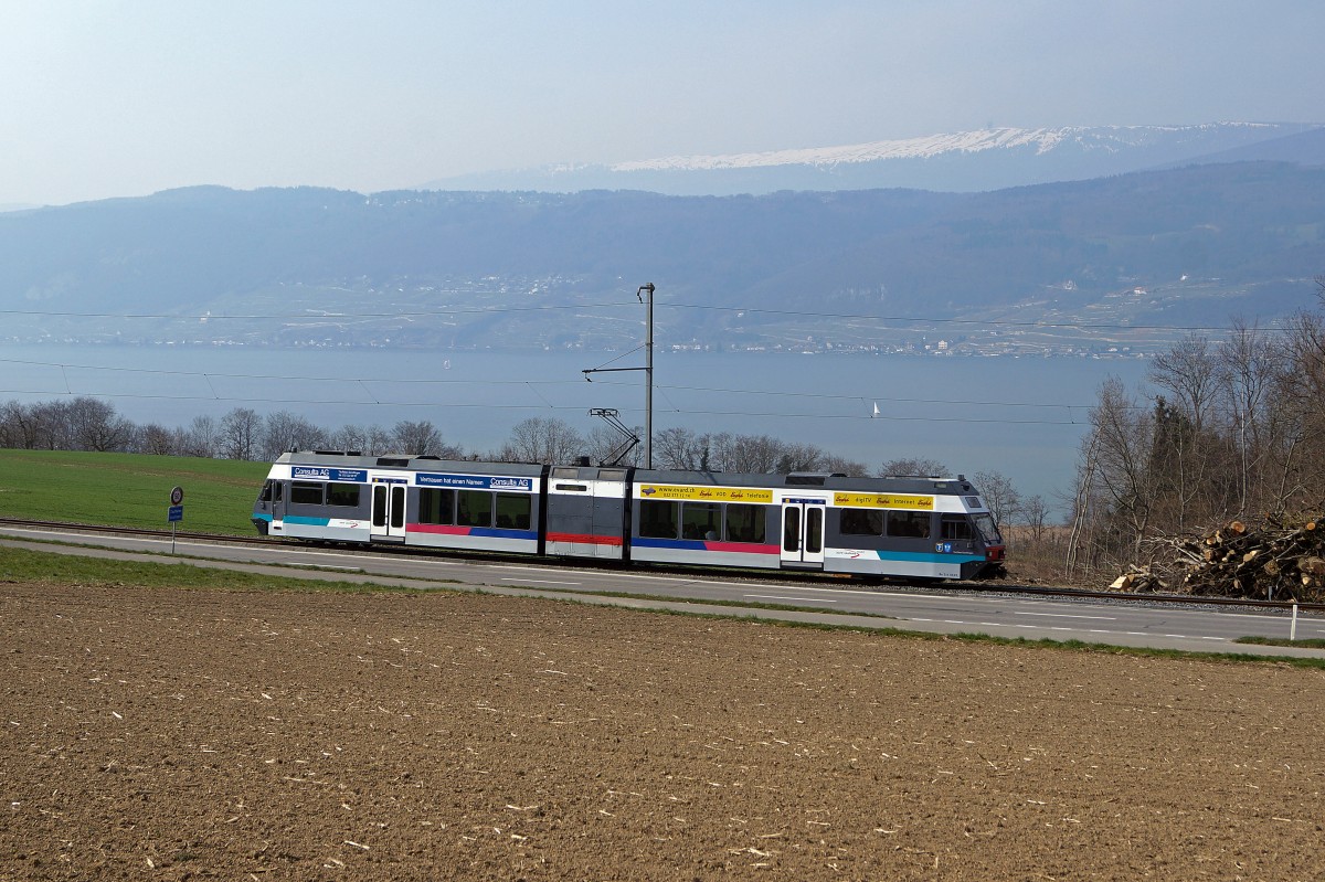 ASm/BTI: Regionalzug mit Be 2/6 (501-507, 509-510) unterwegs zwischen Mörigen und Gerolfingen am 20. März 2015.
Foto: Walter Ruetsch