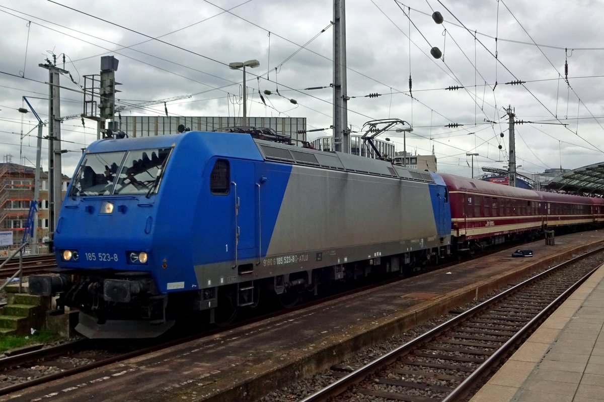 ATC 185 523 verlsst mit ein Sonderzug nach Cochem am 20 Februar 2020 Kln Hbf.