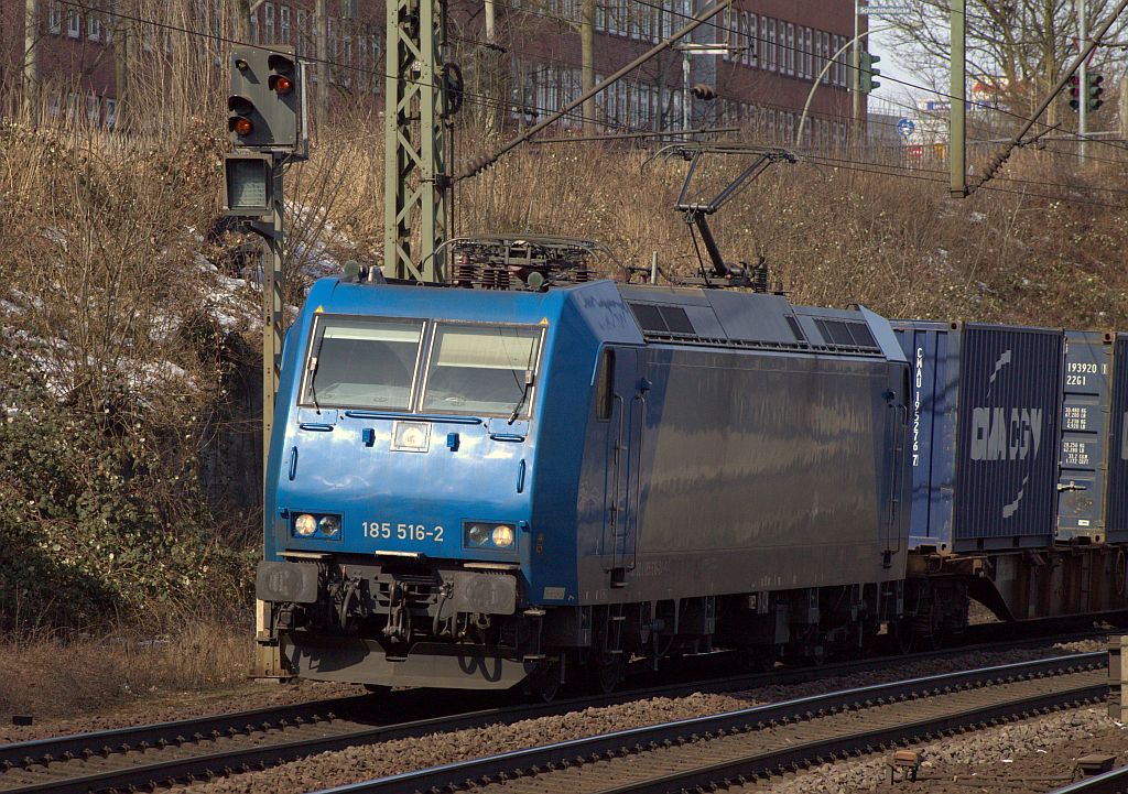 ATLD 185 516-2 zog ebenfalls einen kurzen Containerzug durch HH-Harburg. 23.03.2013