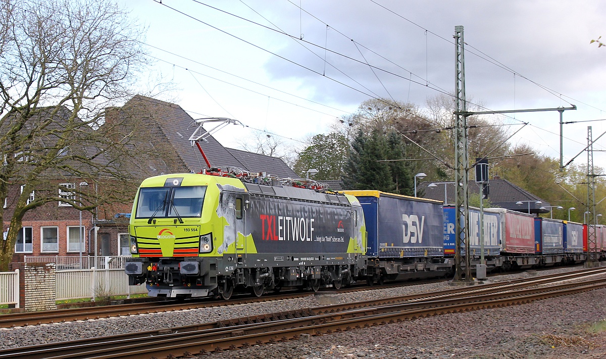 ATLU/TXLeitwolf 6193 554-3(REV/MMAL/14.02.17) mit dem DGS 40562 aus Verone bei der Durchfahrt in Schleswig festgehalten. 23.04.2017