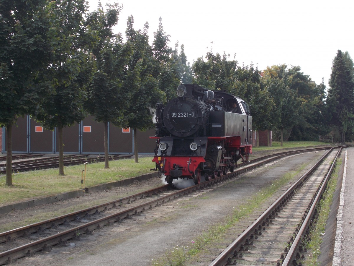 Auch 99 2321 mußte,am 31.August 2014,Wasser nehmen.Hier fuhr Sie zum Wasserkran in Kühlungsborn West.