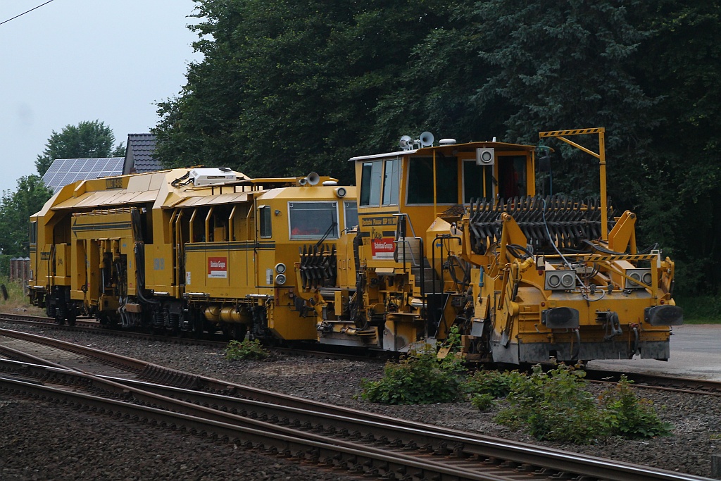 Auch die Bahnbaugruppe kam mit einer USM 351 und SSP 110 SW nach Jübek gefahren um die Arbeiten an den Behelfsbrücken zu unterstützen. Jübek 13.07.2013