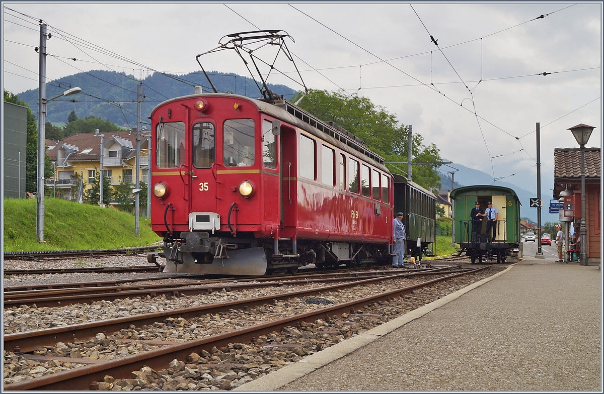 Auch wenn das wunderschne Mega Steam Festival 2018 leider schon zu Ende ist, die BC fhrt auch dieses Jahr, wie in den vorangegangen 49 Jahren jeweils am Wochendende: Das Bildzeigt  den RhB ABe 4/4 N 35 i Blonay beim Rangiernen.
17. Juni 2018