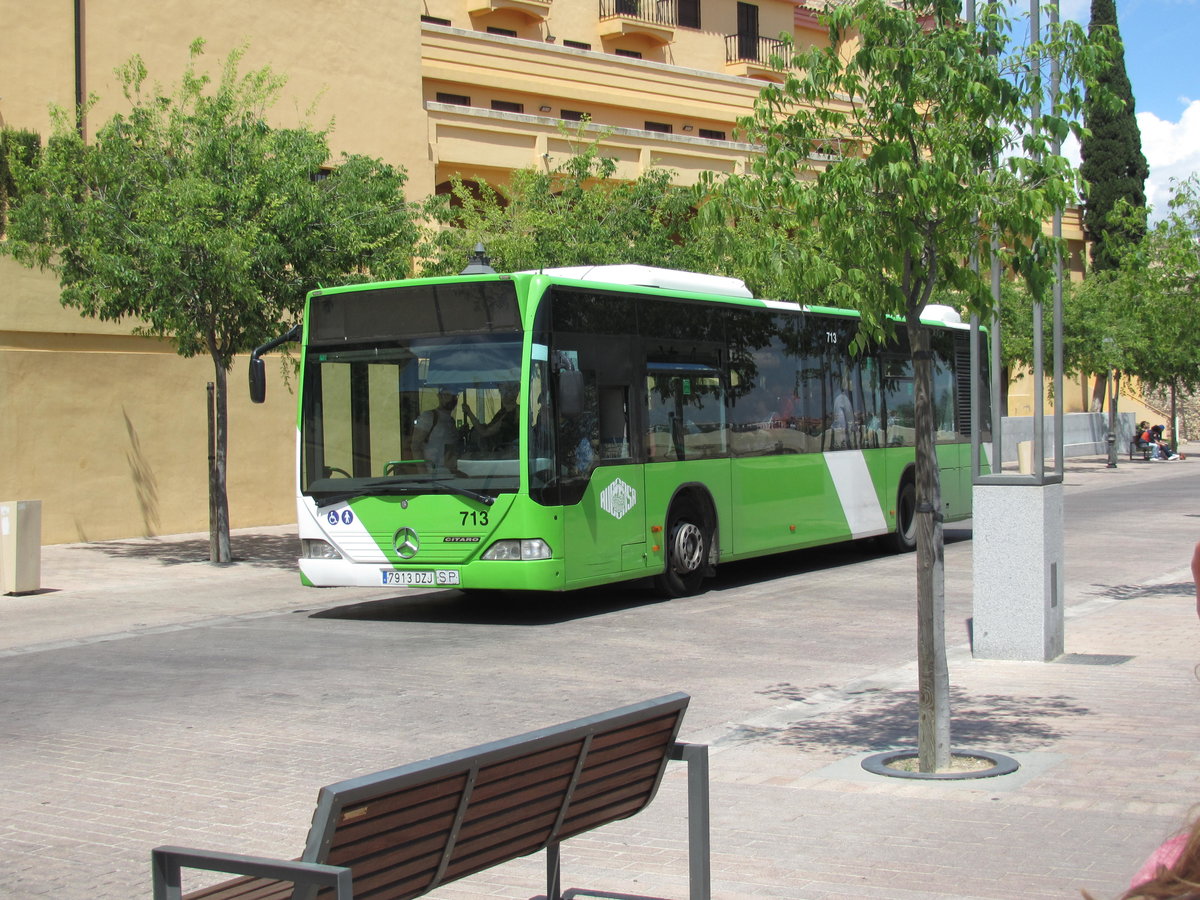 AUCORSA Cordoba-Mercedes Citaro Nr.713 unterwegs in der Altstadt von Cordoba am 28.4.16