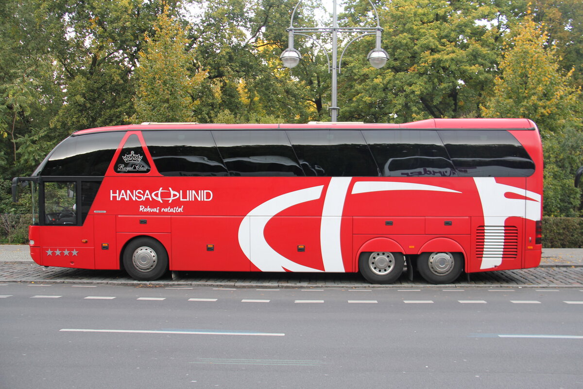 Aus Estland: Hansa Liinid, Rapla - Neoplan Starliner am 18. Oktober 2015 in Berlin (aufnahme: Martin Beyer)