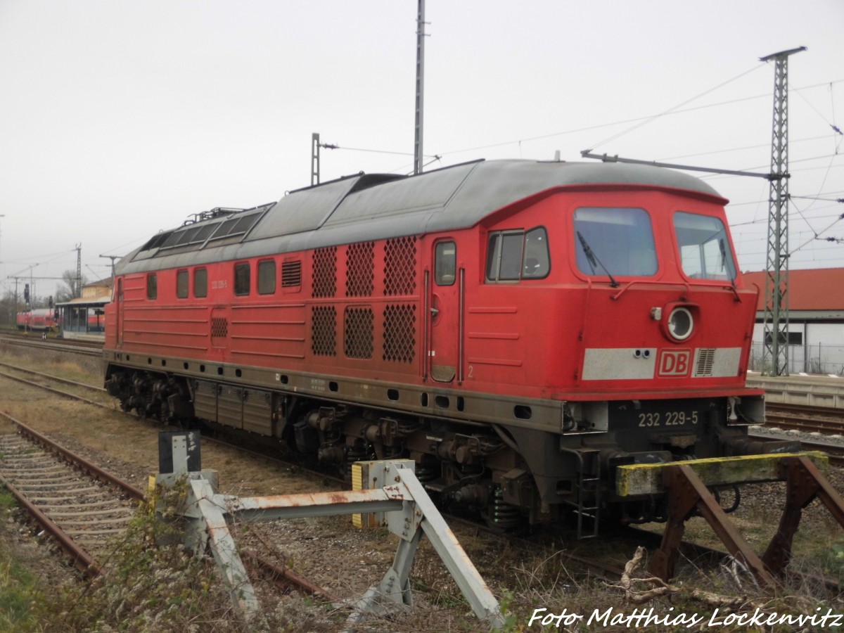 Ausgeschlachtete 232 229 in Delitzsch am 30.11.15