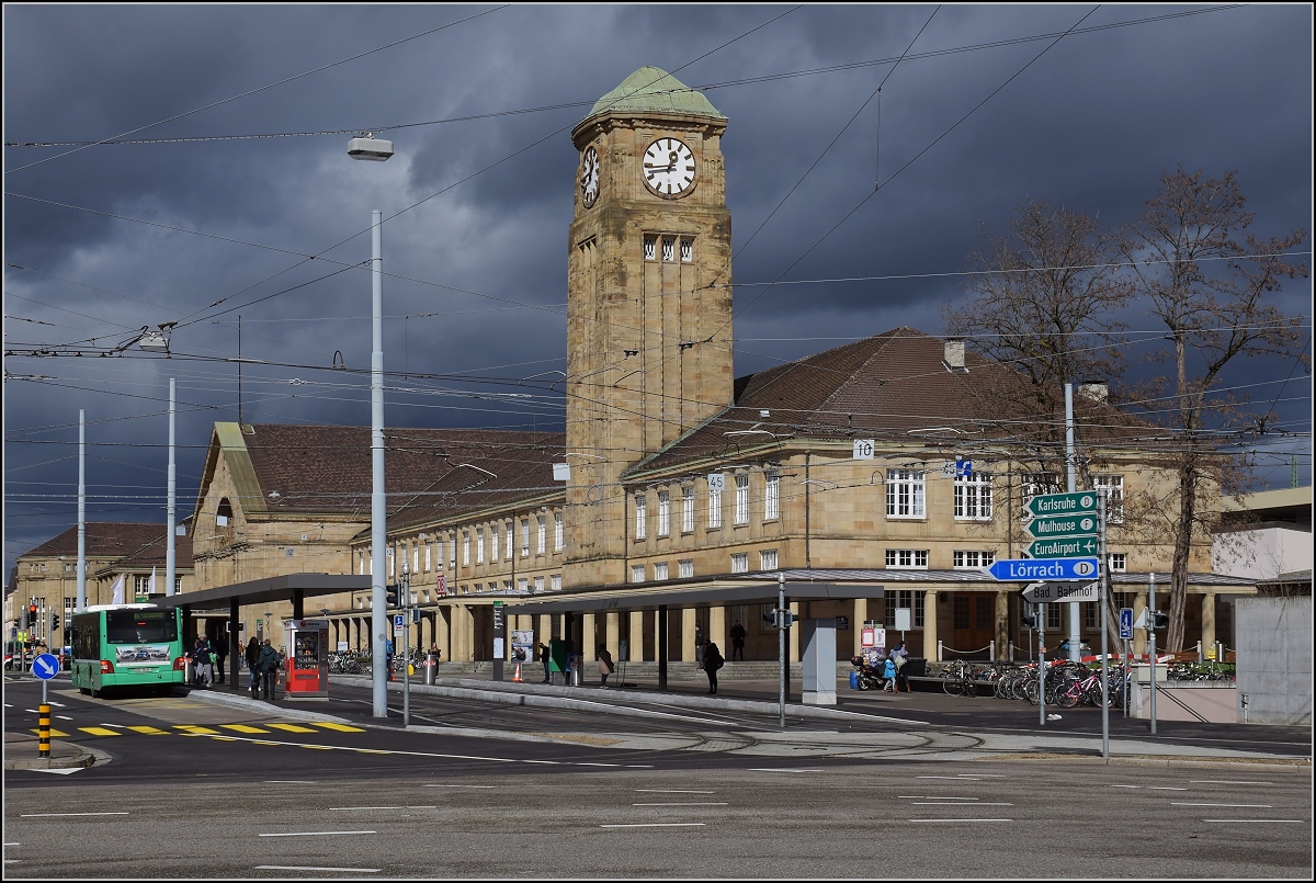 Basel badischer Bahnhof während sich gerade ein Unwetter verzieht. März 2019.
