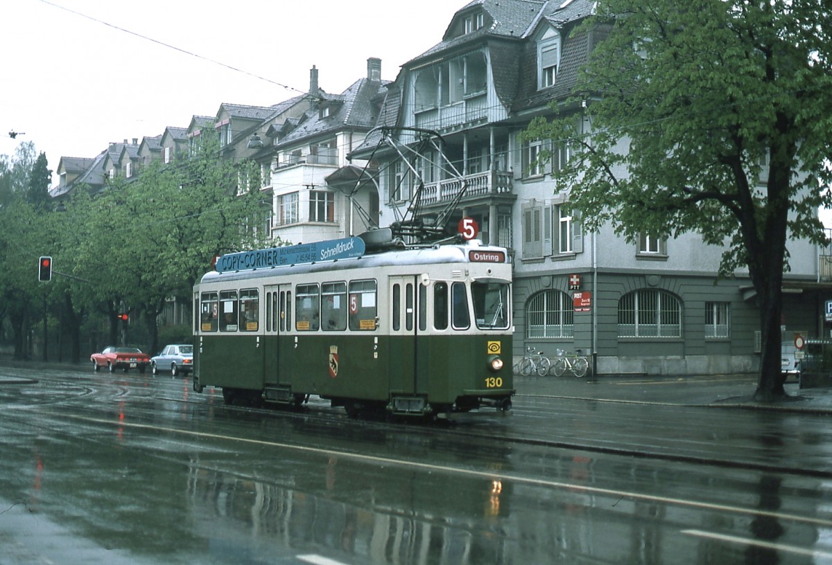 Be 4/4 130 der Berner Straßenbahn fährt im Mai 1980 in Richtung Ostring