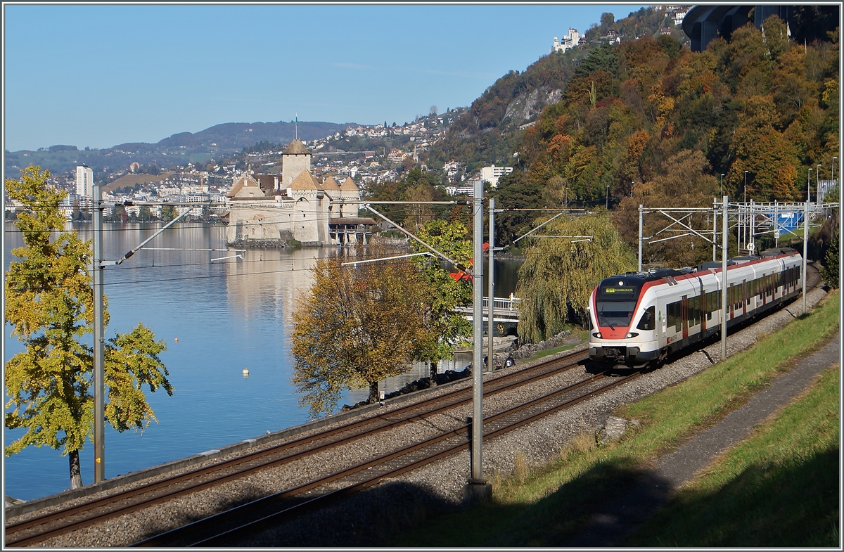 Bei Château de Chillon fährt dieser Flirt seinem nahen Ziel Villeneuve entgegen.
01.11.2014