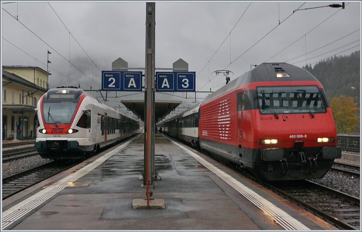 Bei garstigem Wetter zeigen sich in Airolo ein Tilo Flirt und die SBB Re 460 089-5 . 

19. Okt. 2019