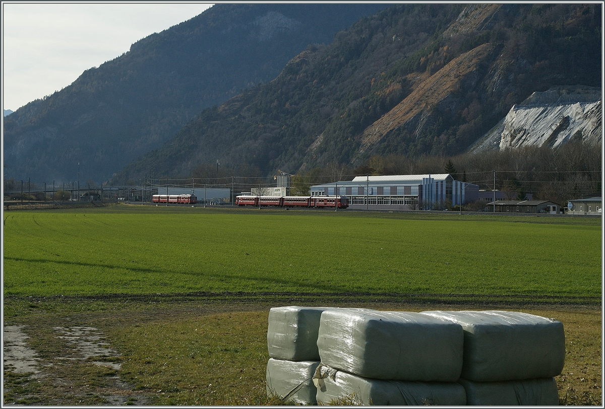 Bei Untervaz, den 1. Dez. 2011 - Es war als Abschiedsfahrt der Be 4/4 Pendelzüge geplant, wie gut habe ich mich verrechnet, die Be 4/4 fahren weiterhin bei der RhB...
