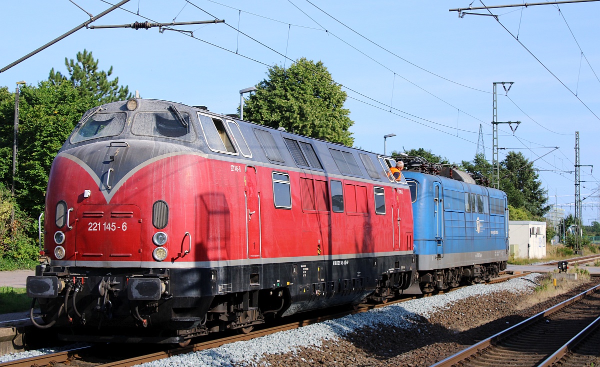 Beide Loks nochmal im Sonnenlicht....Jübek 24.08.2021