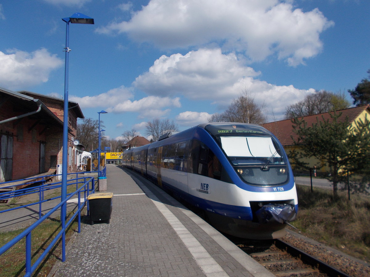 Bereits in Klosterfelde,und nicht in Gro Schnebeck,war fr den NEB VT729,am 08.April 2016,Endstation.