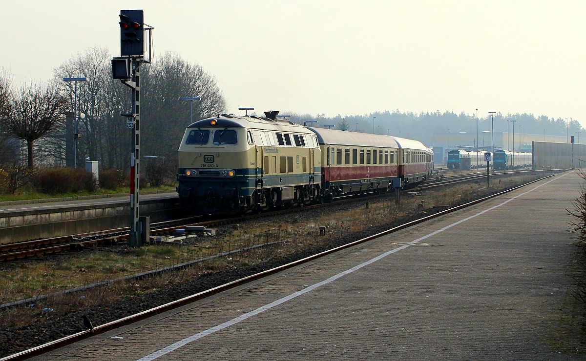 Bereitstellung des DPE 1315 (Husum-Westerland) durch 218 460-4  Conny  im Bhf Husum. 24.03.2022