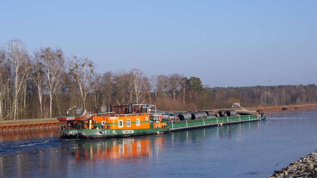 Binnenschiff AGT 06 aus Stettin im Oder - Havel - Kanal bei Marienwerder am 14.02.15_1430 Uhr - Bild 2
