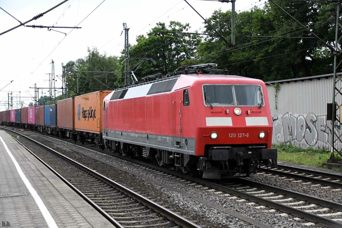 BLC 120 127-6 fuhr mit einen containerzug durch hh-harburg,24.06.21