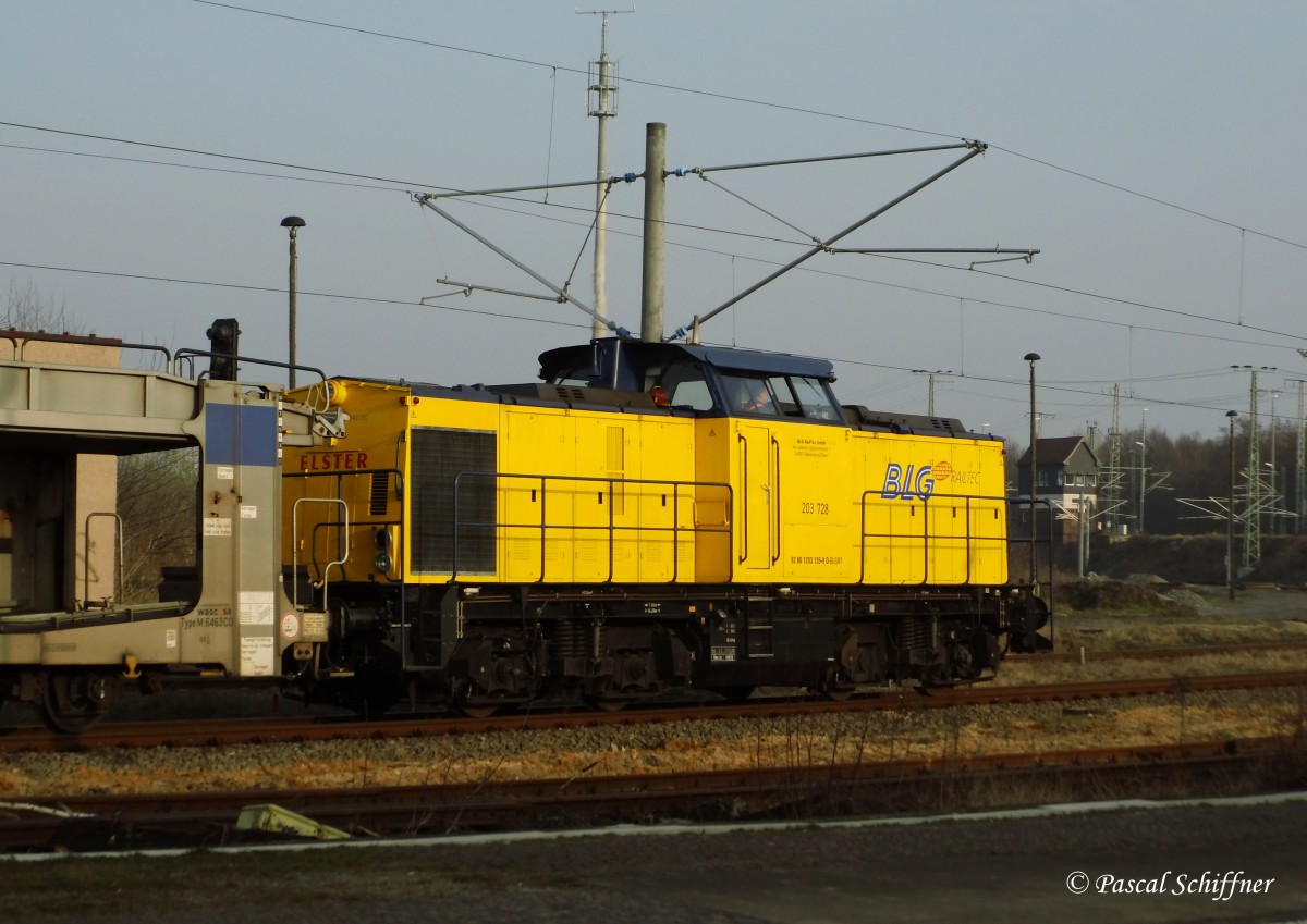 BLG 203 135 mit leerem Autotransportzug in Falkenberg Elster, 07.03.2014.