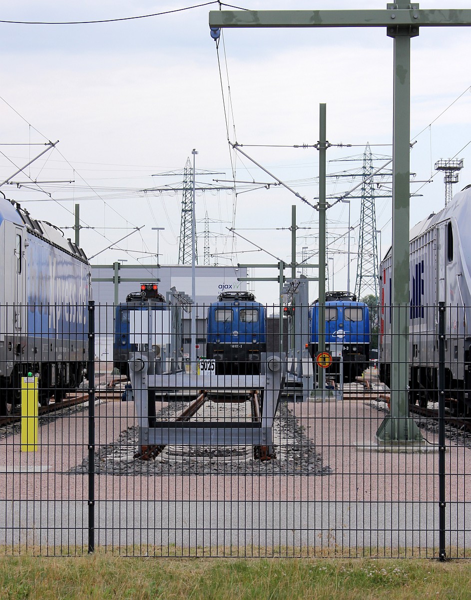 Blick in die Abstellgruppe der Ajax Loktechnik, HH-Walterhof 27.06.2020 II