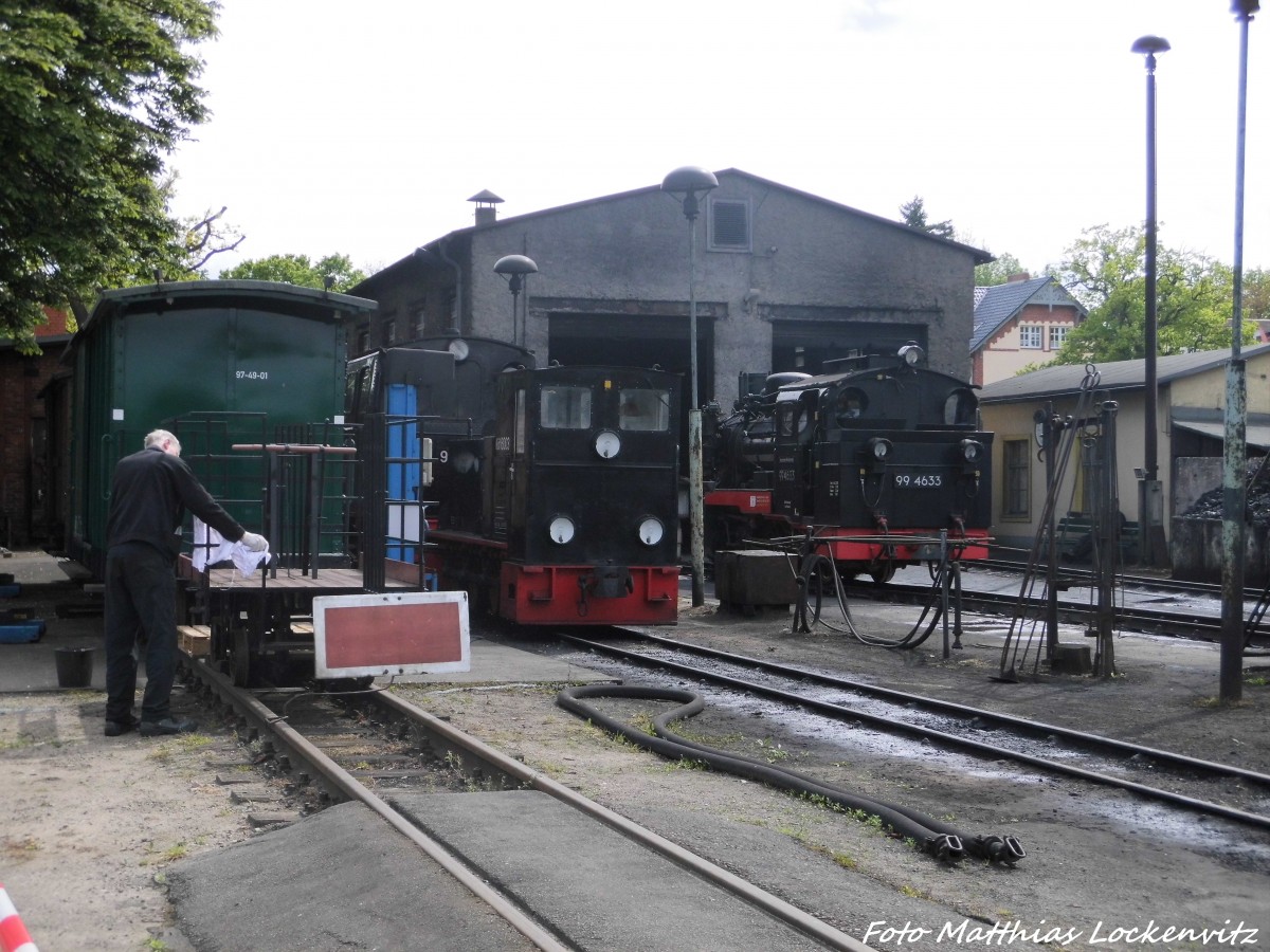 Blick auf die 99 4633, 99 4802 und Köf 6003 in Putbus am 30.5.15