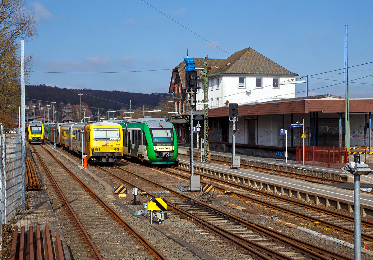 
Blick auf den Bahnhof Westerburg am 13.03.2016. 

Der Bahnhof liegt an der Bahnstrecke Limburg–Altenkirchen auch als Oberwesterwaldbahn bekannt (KBS 461). Hier sind einige Triebwagen der HLB abgestellt.