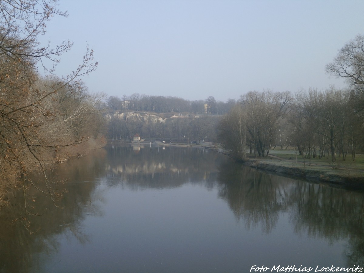 Blick auf Halle Saales Landschafte und Saale am 17.2.15